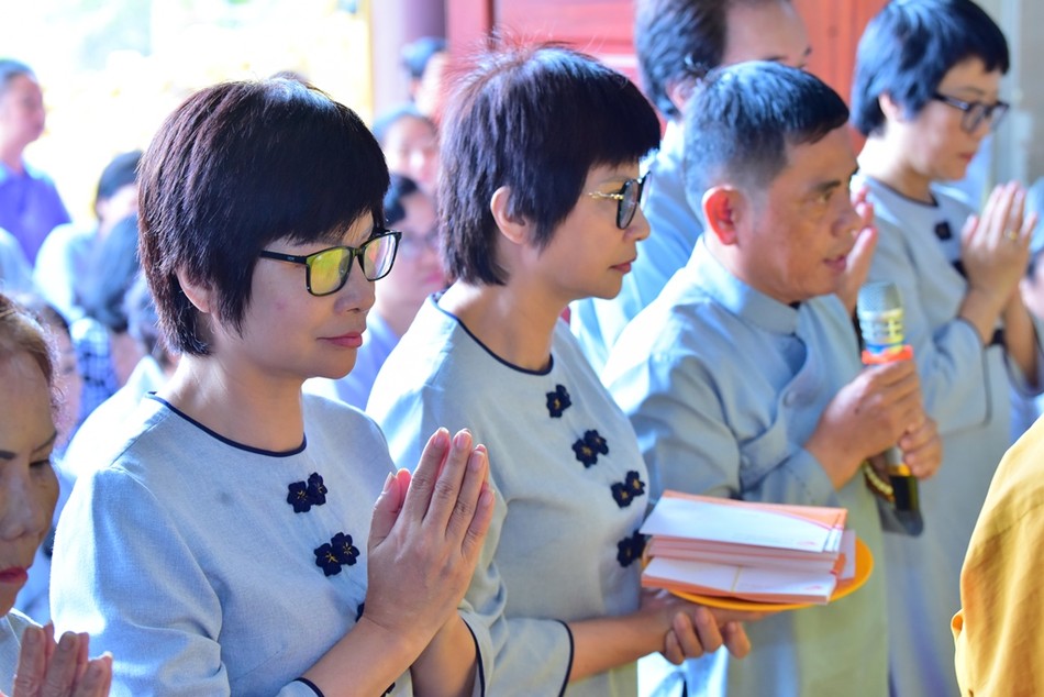 Đạo tràng Phật tử chùa Giác Ngộ tác bạch cúng dường