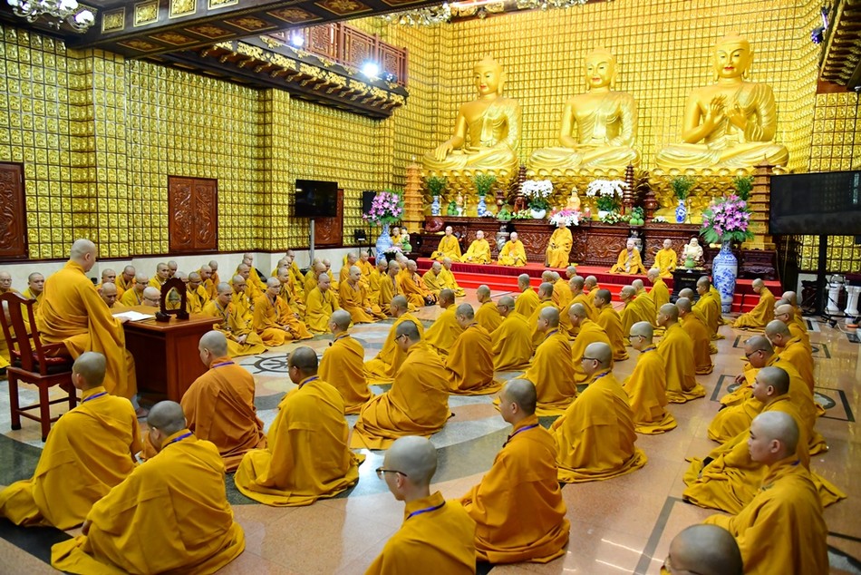 Lắng nghe giới Lắng nghe giới