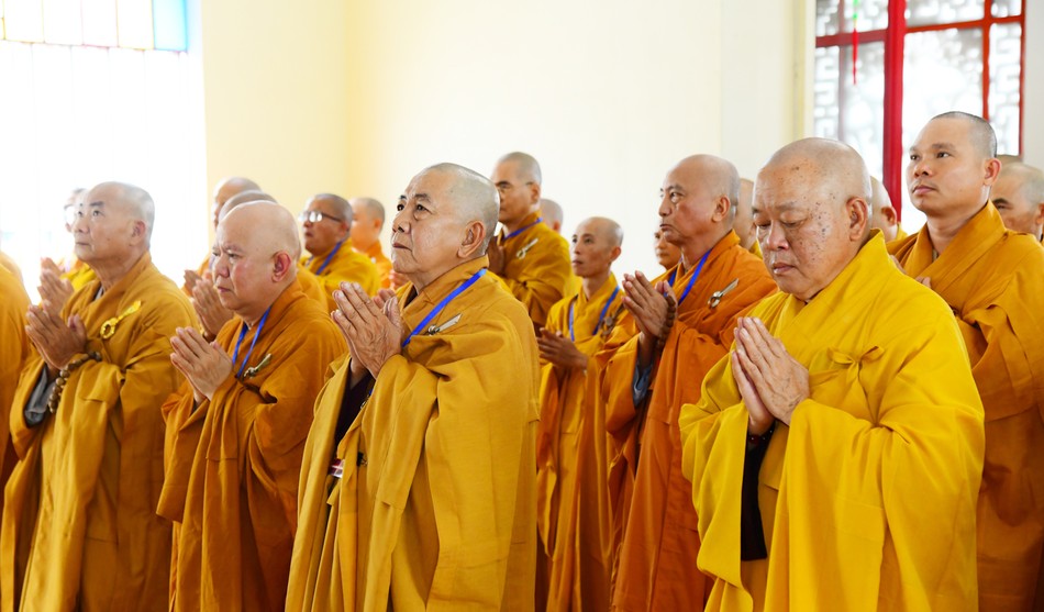 Trang nghiêm khóa lễ