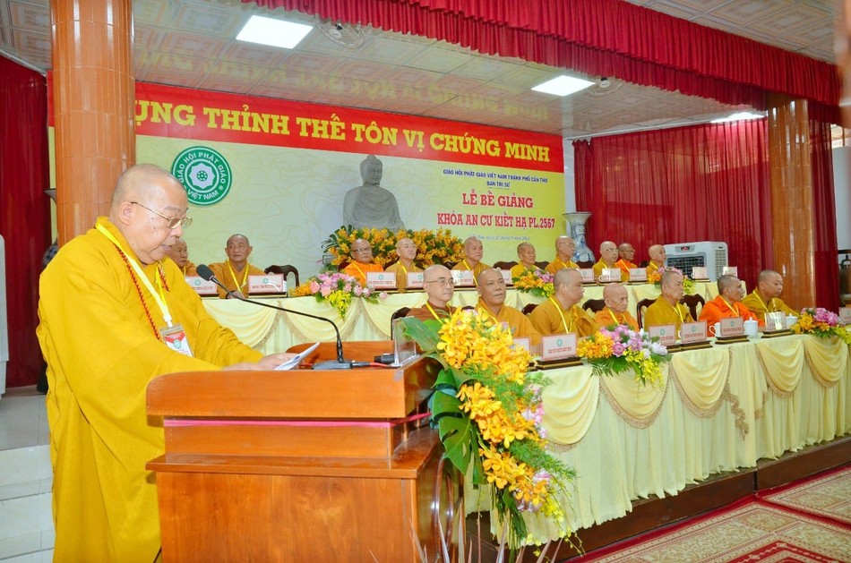 Hòa thượng Thích Thiện Huệ, Phó Trưởng ban Trị sự kiêm Trưởng ban Tăng sự phát biểu khai mạc lễ bế giảng Hòa thượng Thích Thiện Huệ, Phó Trưởng ban Trị sự kiêm Trưởng ban Tăng sự phát biểu khai mạc lễ bế giảng