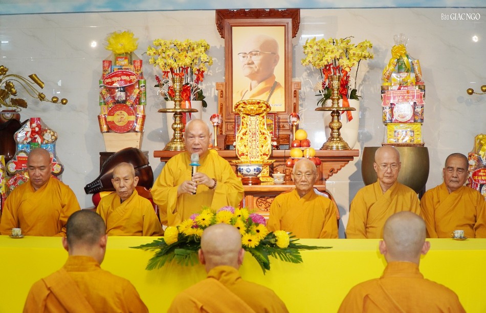 Hòa thượng Thích Thiện Nhơn ban đạo từ Hòa thượng Thích Thiện Nhơn ban đạo từ