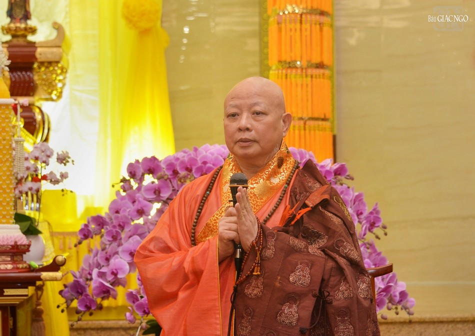 Hòa thượng Thích Lệ Trang khai thị