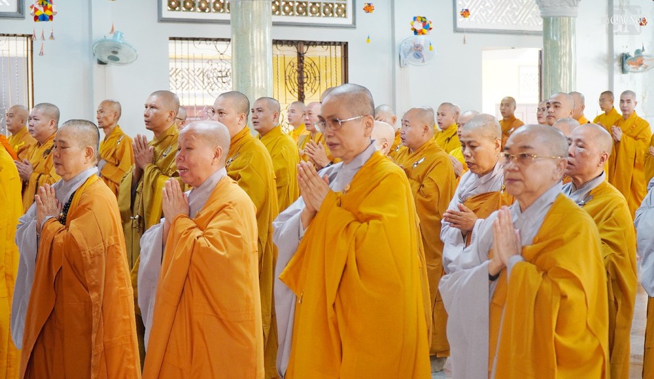 Chư Ni tham dự lễ Chư Ni tham dự lễ