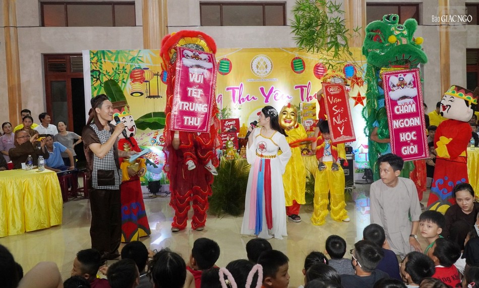 Đêm trung thu ý nghĩa tại chùa Hoằng Phúc, H.Lệ Thủy, tỉnh Quảng Bình