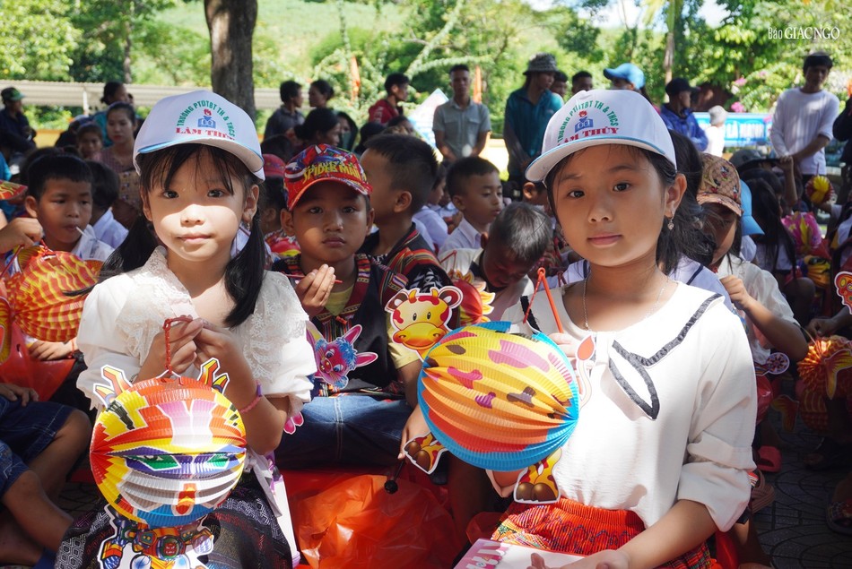 Lần đầu tiên có những chiếc lồng đèn trung thu