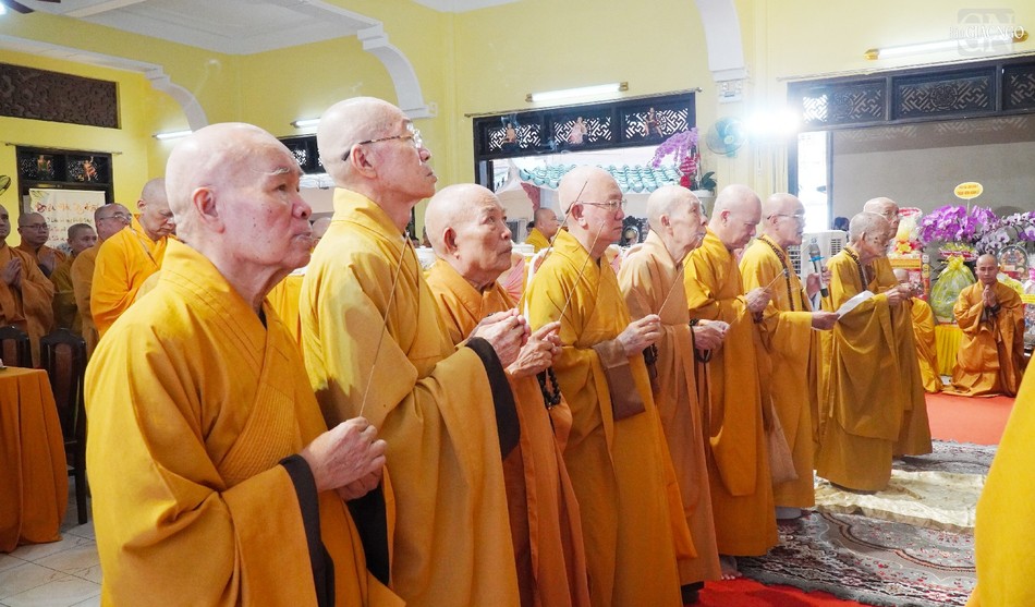 Chư tôn giáo phẩm tưởng niệm