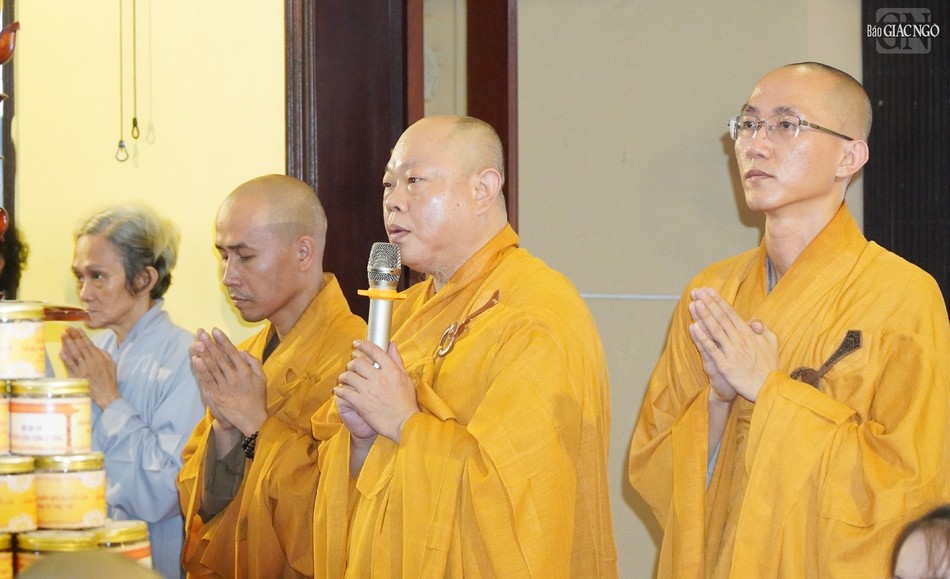 Môn đồ đệ tử tác bạch cúng dường