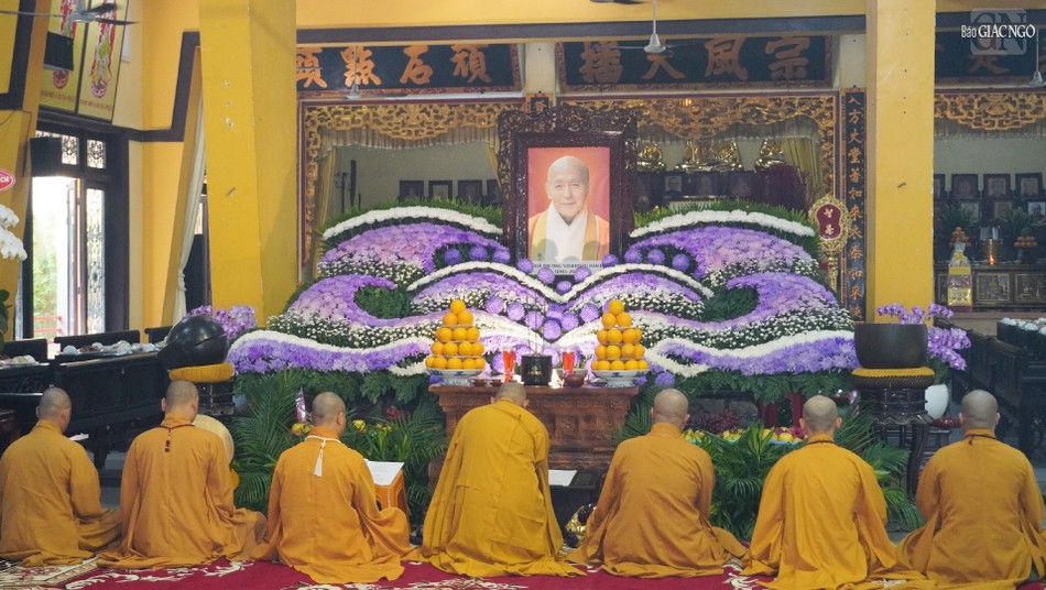 Trước đó là khóa lễ cung tiến Giác linh tại Tổ đường chùa Vĩnh Nghiêm Trước đó là khóa lễ cung tiến Giác linh tại Tổ đường chùa Vĩnh Nghiêm