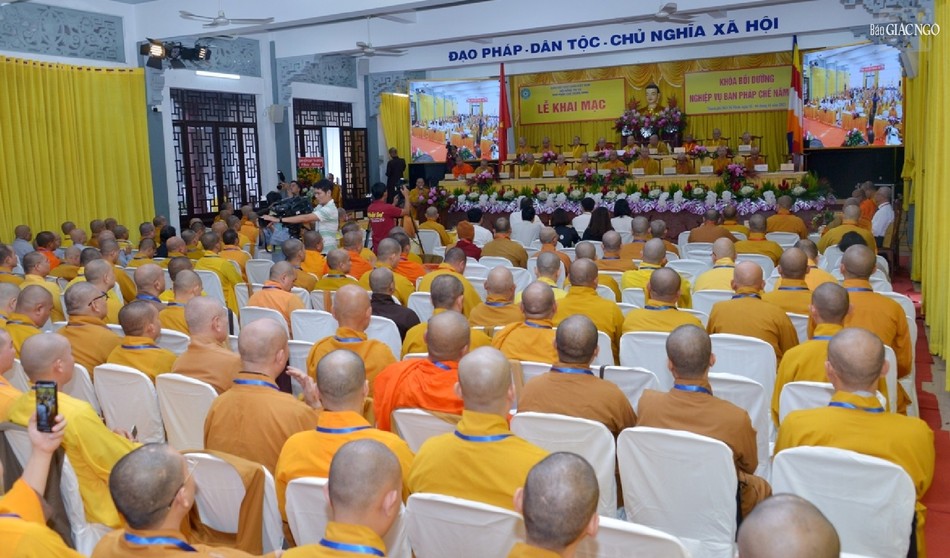 Khóa bồi dưỡng diễn ra từ ngày 2 đến 4-11 tại Văn phòng II T.Ư - thiền viện Quảng Đức Khóa bồi dưỡng diễn ra từ ngày 2 đến 4-11 tại Văn phòng II T.Ư - thiền viện Quảng Đức