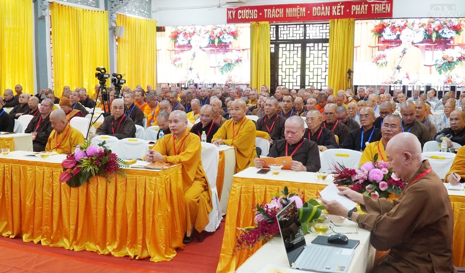 Ngày 2-11 sau lễ khai mạc, đại biểu bắt đầu khóa bồi dưỡng với chủ đề Quy chế Ban Tăng sự T.Ư