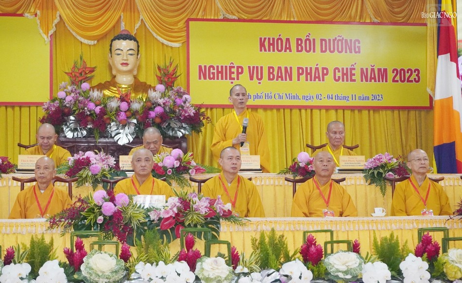 Hòa thượng Thích Thiện Thống đạo từ tại lễ bế mạc