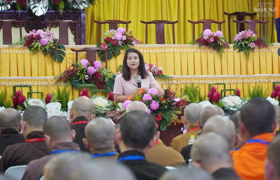 TS.Nguyễn Quỳnh Liên, Trưởng ban Dân chủ pháp luật Ủy ban TƯMTTQVN báo cáo về &quot;Vai trò và chức năng của pháp chế&quot;