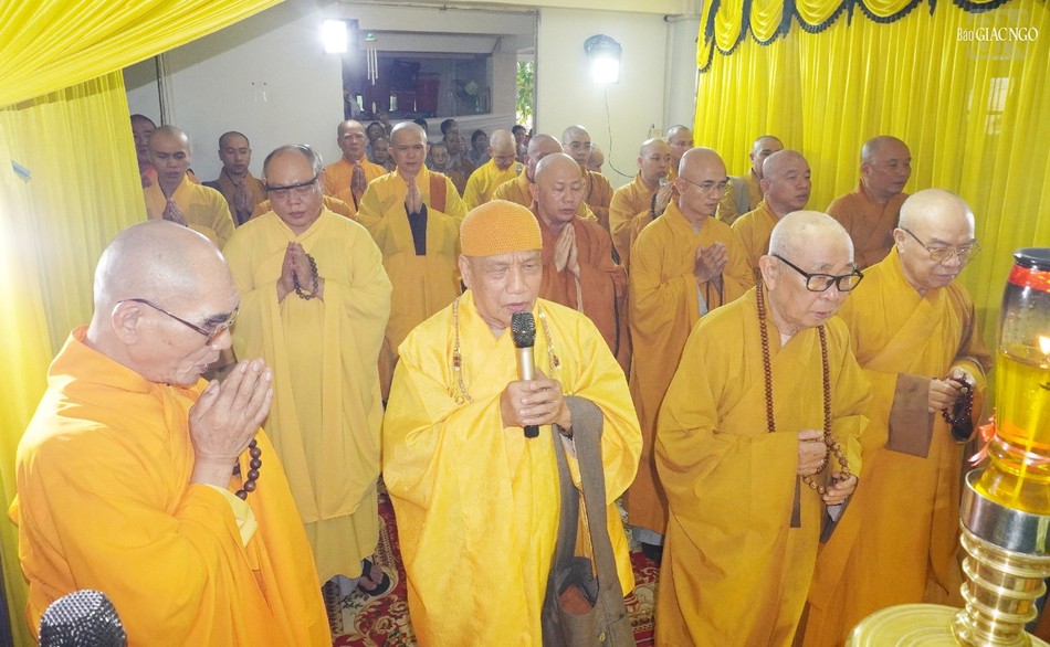 Khóa lễ tưởng niệm, di quan Khóa lễ tưởng niệm, di quan