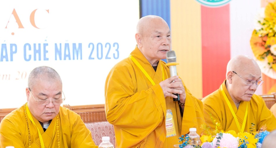 Hòa thượng Thích Thiện Nhơn ban đạo từ chứng minh