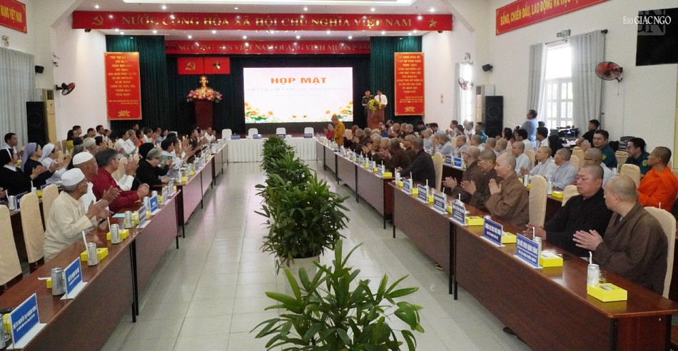 Buổi họp mặt chức sắc, chức việc trên địa bàn quận 3 sáng 14-11 tại Trung tâm bồi dưỡng chính trị Q.3 (39 Trần Quốc Thảo, P.Võ Thị Sáu, Q.3)