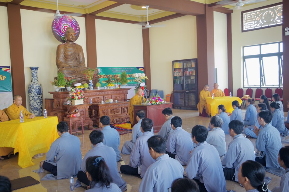 Khóa tu Bát Quan trai diễn ra tại chùa Thiên Chánh Khóa tu Bát Quan trai diễn ra tại chùa Thiên Chánh