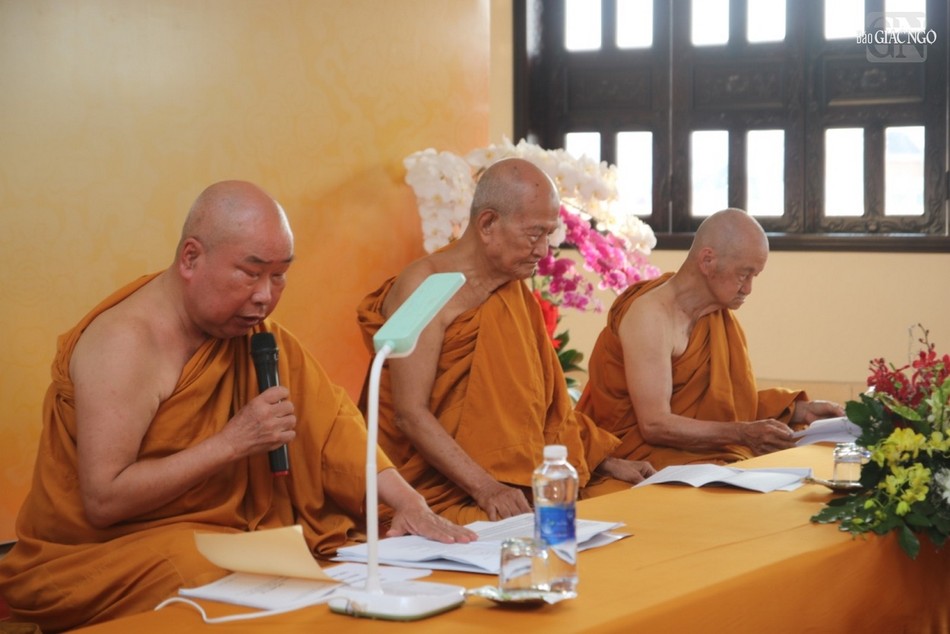 Hội đồng Thập sư trao truyền giới pháp