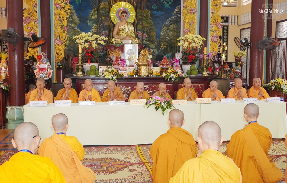 Cung thỉnh Hội đồng Thập sư Ni đàn giới Tỳ-kheo-ni hệ phái Khất sĩ