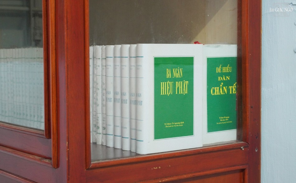 Đại lão Hoà thượng là tác giả của nhiều công trình giảng luận Phật pháp, Luật học của người xuất gia, là nhà phiên dịch, chú giải nhiều kinh điển Đại thừa...