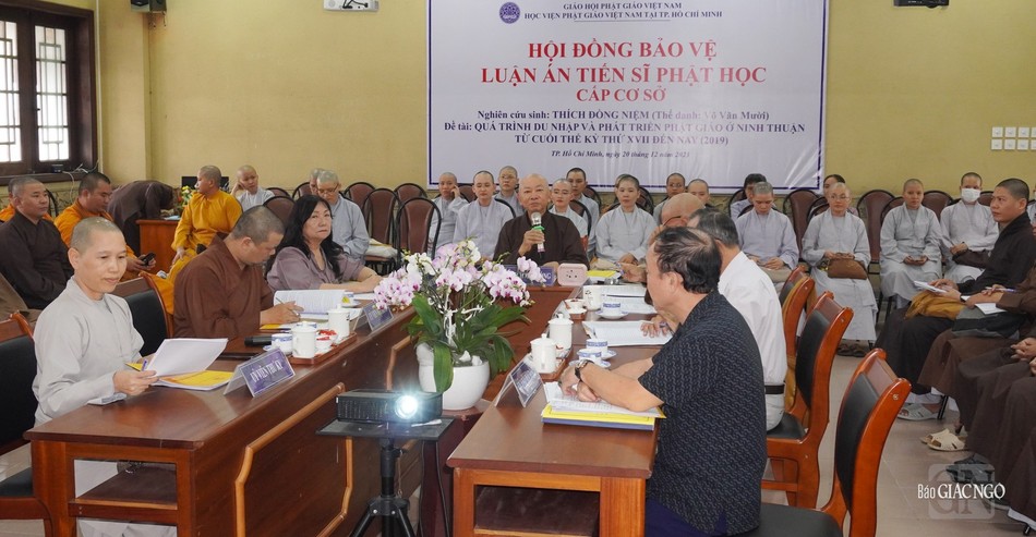 Hòa thượng Thích Đồng Bổn điều hành phiên bảo vệ Hòa thượng Thích Đồng Bổn điều hành phiên bảo vệ