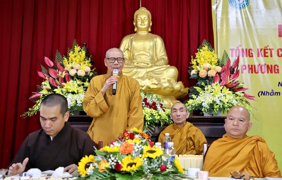 Hòa thượng Thích Châu Quang ban đạo từ chứng minh Hòa thượng Thích Châu Quang ban đạo từ chứng minh