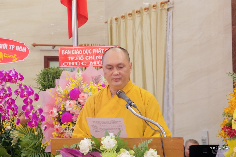 Thượng tọa Thích Thiện Chơn cảm tạ Thượng tọa Thích Thiện Chơn cảm tạ