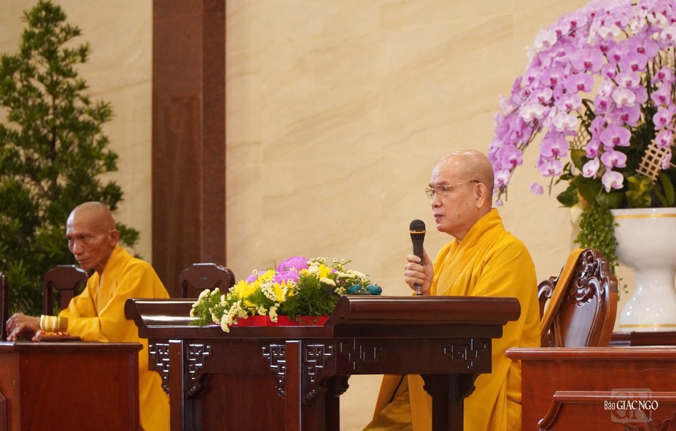 Hòa thượng Thích Tắc Huê thuyết giảng về chủ đề “Phật Di Đà và an lạc trong hiện tại”