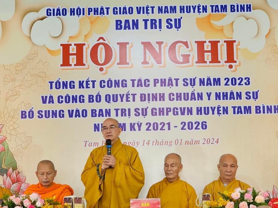 Thượng tọa Thích Lệ Lạc phát biểu chỉ đạo