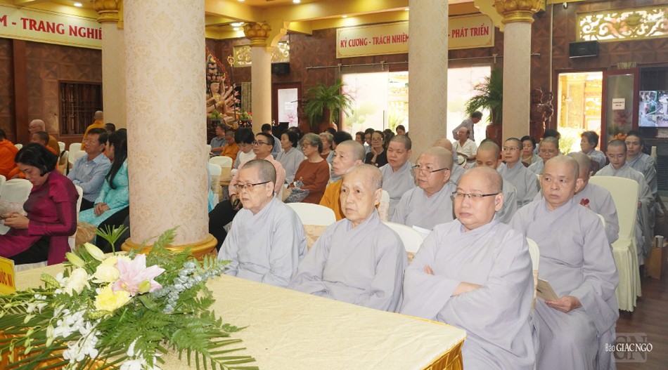 Chư Ni tham dự Chư Ni tham dự