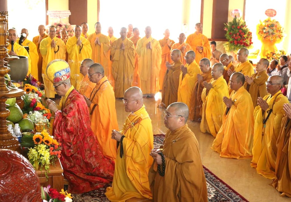 Niêm hương bạch Phật Niêm hương bạch Phật