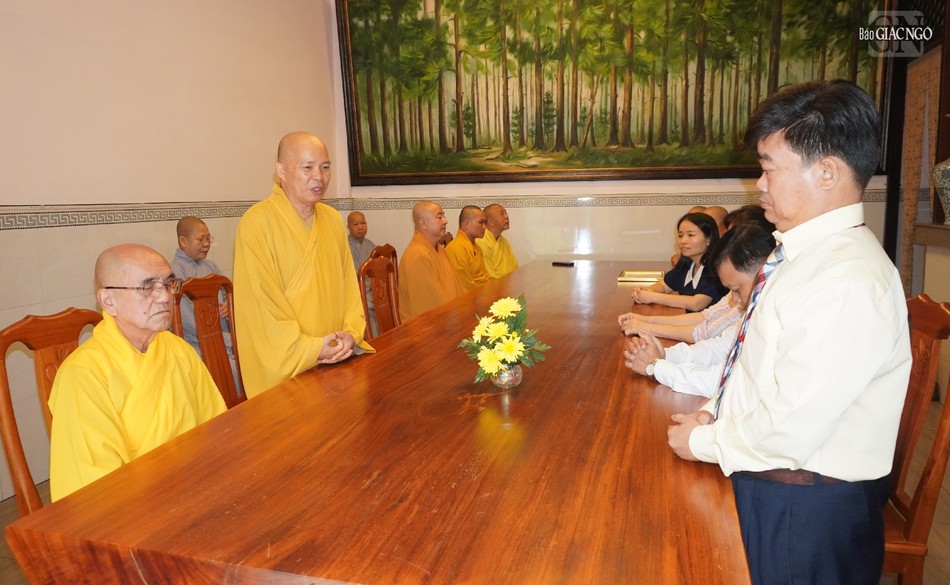 Thượng tọa Thích Trí Thường cảm ơn đến đoàn Ban Tôn giáo TP.HCM đến thăm và chúc mừng nhân dịp trước thềm xuân Giáp Thìn Thượng tọa Thích Trí Thường cảm ơn đến đoàn Ban Tôn giáo TP.HCM đến thăm và chúc mừng nhân dịp trước thềm xuân Giáp Thìn