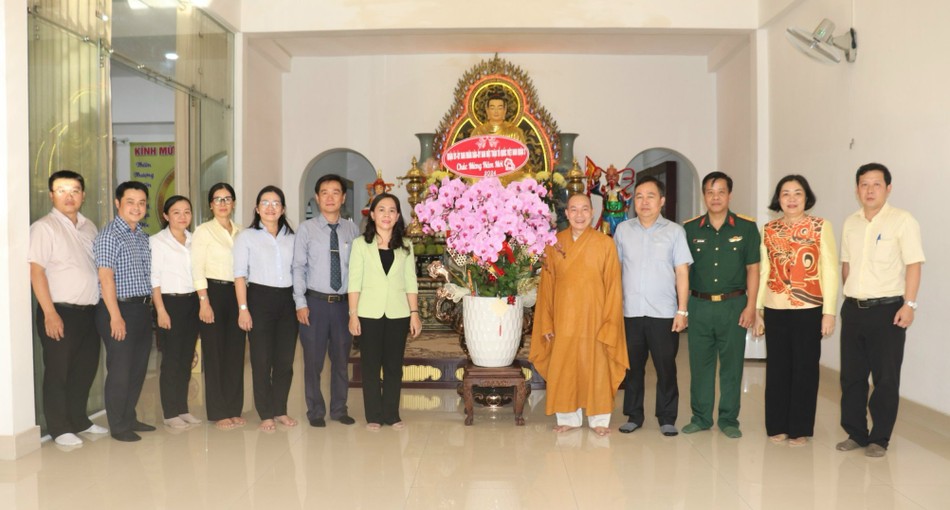 Đoàn Quận ủy, UBND, Ủy ban MTTQVN Q.3 do Bí thư Quận ủy Q.3 Nguyễn Thanh Xuân làm trưởng đoàn chúc tết đến Thượng tọa Thích Thiện Bửu Đoàn Quận ủy, UBND, Ủy ban MTTQVN Q.3 do Bí thư Quận ủy Q.3 Nguyễn Thanh Xuân làm trưởng đoàn chúc tết đến Thượng tọa Thích Thiện Bửu