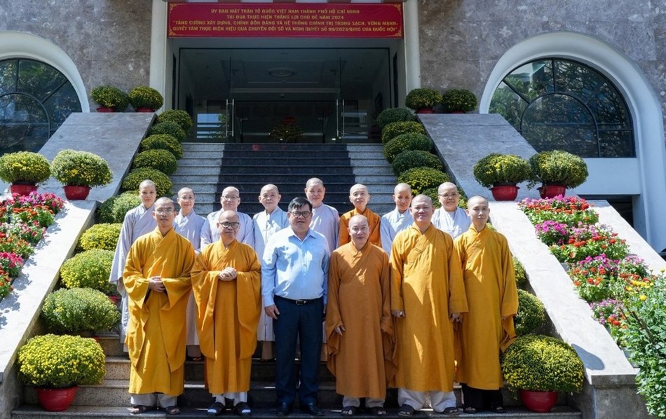 Ông Ngô Thanh Sơn, Phó Chủ tịch UBMTTQVN TP.HCM tiếp đón đoàn Phật giáo Q.3 chúc Tết Ông Ngô Thanh Sơn, Phó Chủ tịch UBMTTQVN TP.HCM tiếp đón đoàn Phật giáo Q.3 chúc Tết