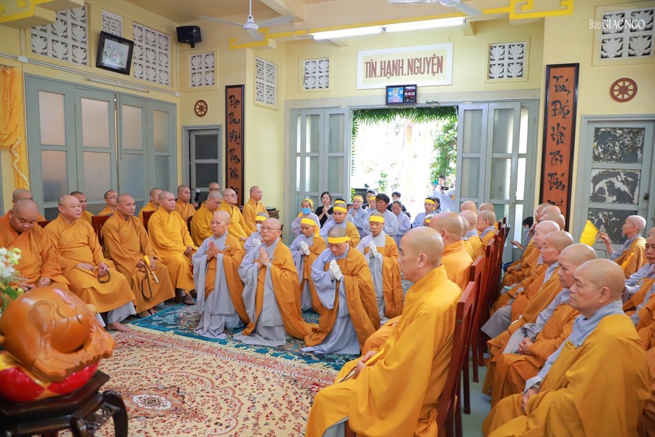 Trang nghiêm khóa lễ truy niệm