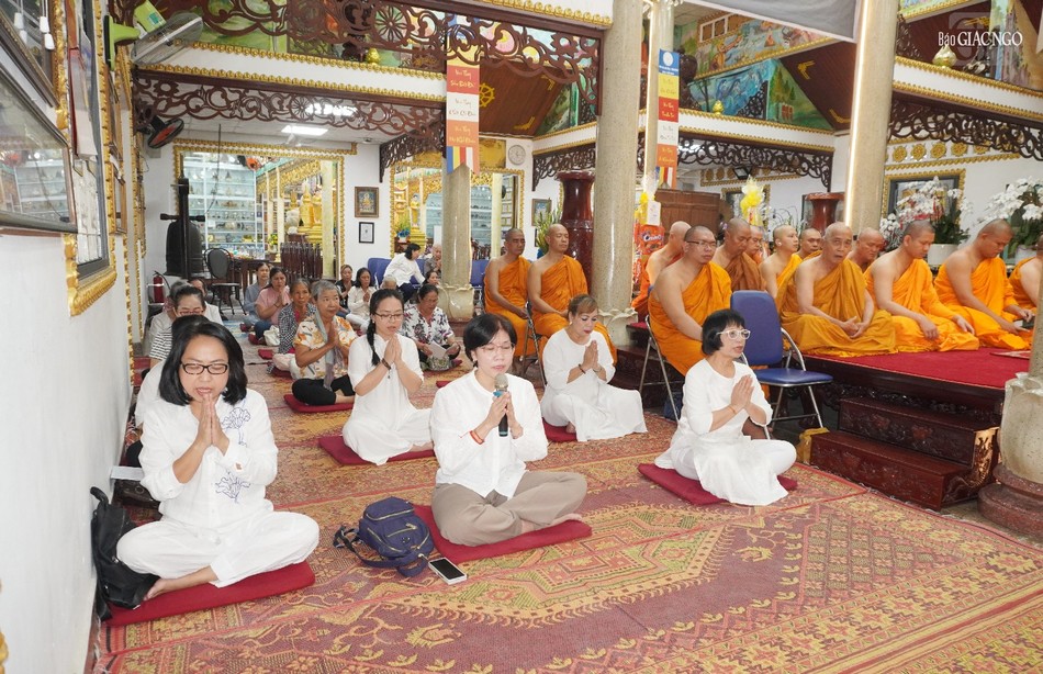 Phật tử tham dự khóa lễ sáng 28-2 Phật tử tham dự khóa lễ sáng 28-2