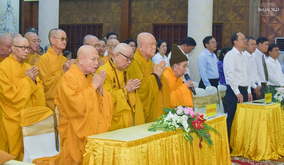 Niệm Phật cầu gia hộ