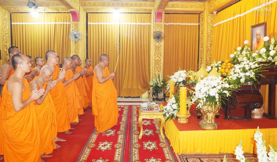 Hòa thượng Danh Lung cùng chư Tăng và Phật tử thành kính tưởng niệm Hòa thượng Danh Lung cùng chư Tăng và Phật tử thành kính tưởng niệm