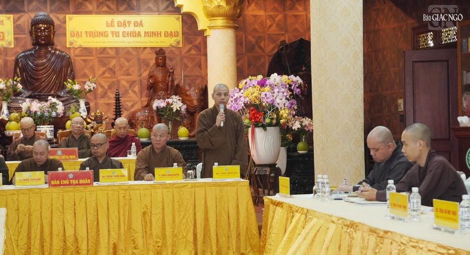 Đại đức Thích Minh Ân báo cáo sơ kết Đại đức Thích Minh Ân báo cáo sơ kết