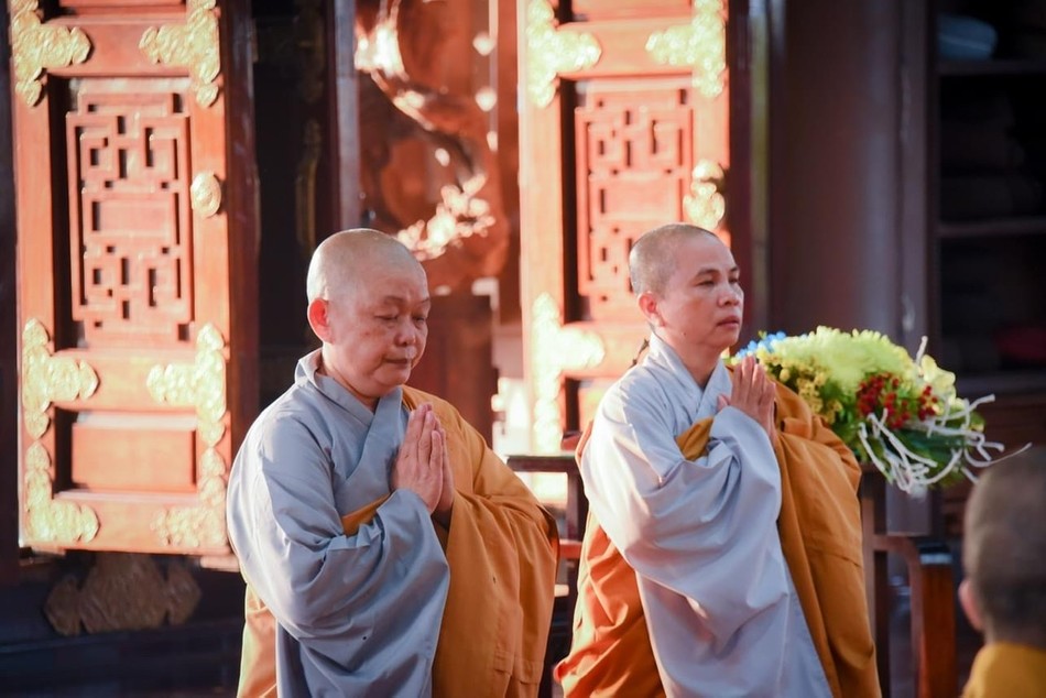 Chư Ni cầu giáo giới Chư Ni cầu giáo giới