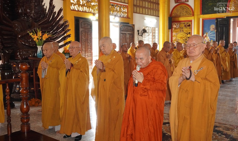 Niệm Phật cầu gia hộ