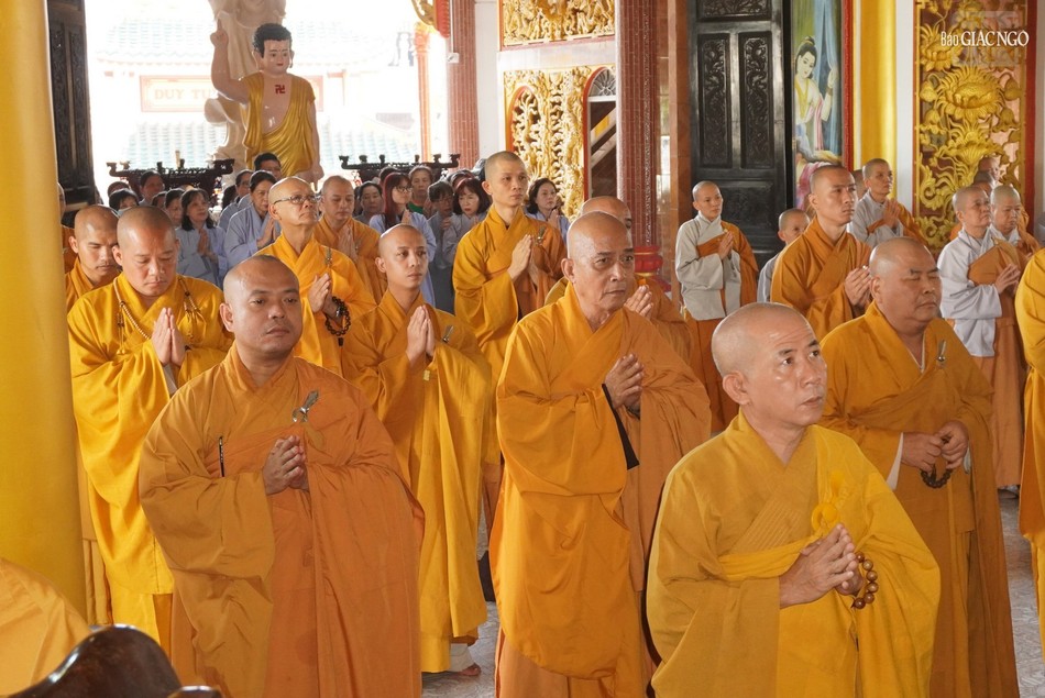 Thành kính trang nghiêm