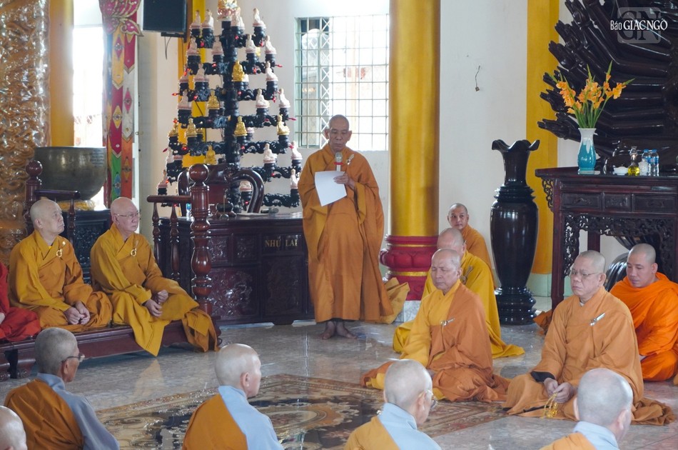 Thượng tọa Trưởng ban Trị sự GHPGVN Q.Gò Vấp phát biểu khai mạc