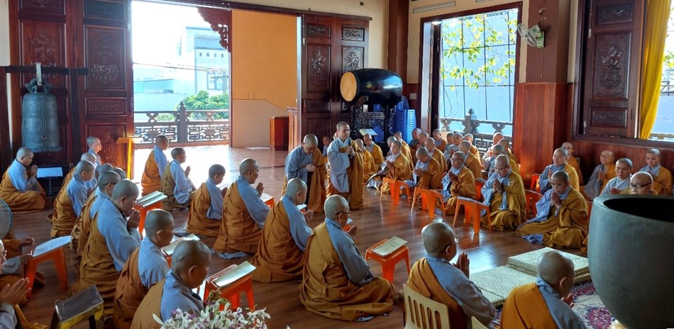 Có 61 chư Ni Bố-tát tại chùa Linh Sơn Có 61 chư Ni Bố-tát tại chùa Linh Sơn