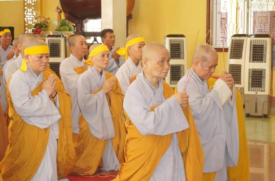 Chư Ni tổ đình Từ Nghiêm, cùng môn đồ pháp quyến Chư Ni tổ đình Từ Nghiêm, cùng môn đồ pháp quyến