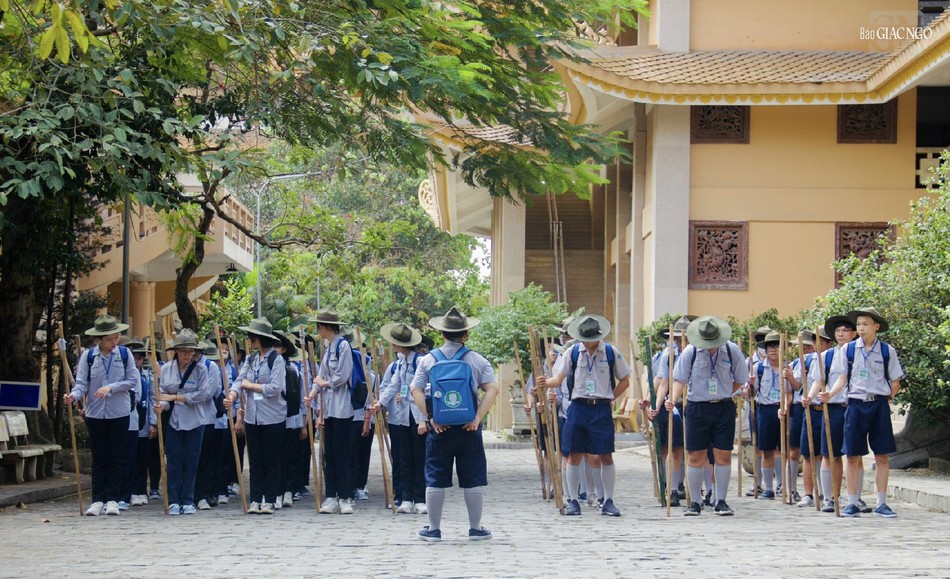 Ngành đồng có trại huấn luyện Tuyết Sơn để đào tạo Đầu Đàn - Thứ Đàn; ngành thiếu có trại huấn luyện Anoma – Ni Liên để đào tạo đội trưởng, đội phó, chúng trưởng, chúng phó; ngành thanh có trại huấn luyện Tu Đạt Đa – Tỳ Xá Khư để đào tạo đội trưởng, đội phó, chúng trưởng, chúng phó - Ảnh: Dương Bá