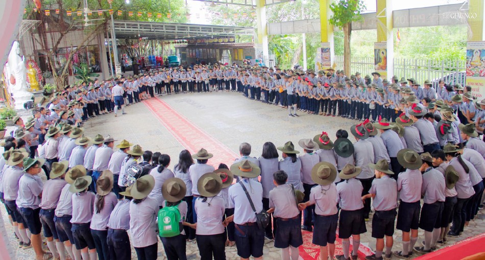 “Không có thành tựu bền vững nào lại không nhắn đến hàng ngũ thanh thiếu niên. Họ là những người sẽ nối tiếp chúng ta trong ngày mai…” - Cư sĩ Tâm Minh Lê Đình Thám