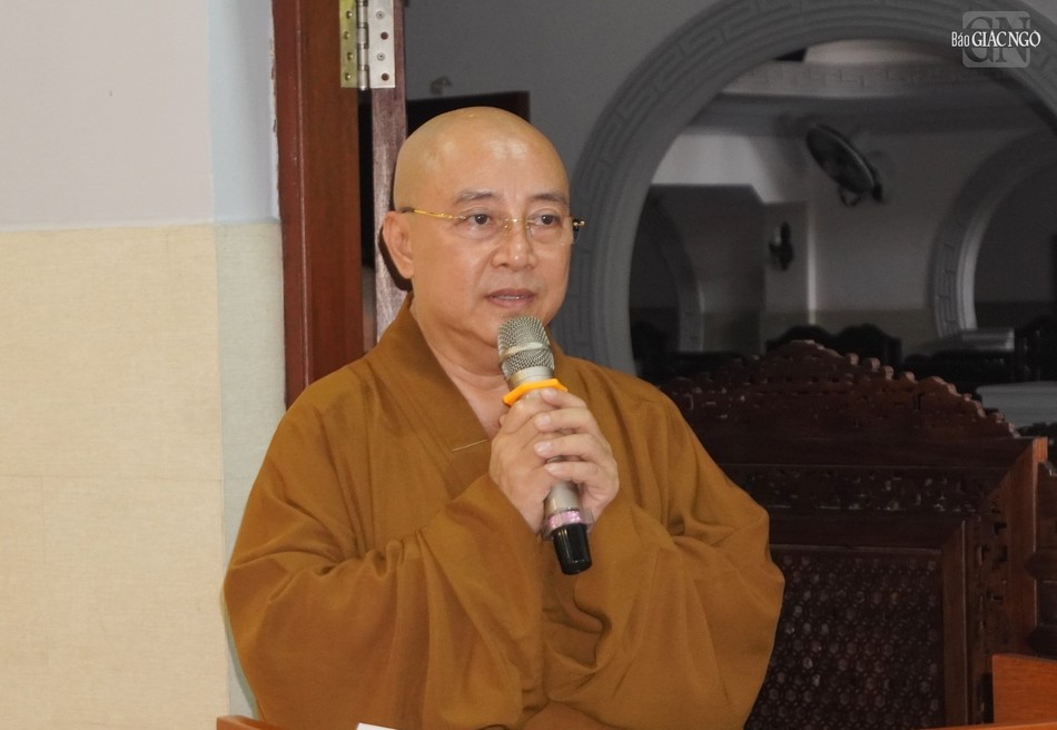Thượng tọa Thích Minh Tâm trình kế hoạch Tuần lễ Phật đản Thượng tọa Thích Minh Tâm trình kế hoạch Tuần lễ Phật đản