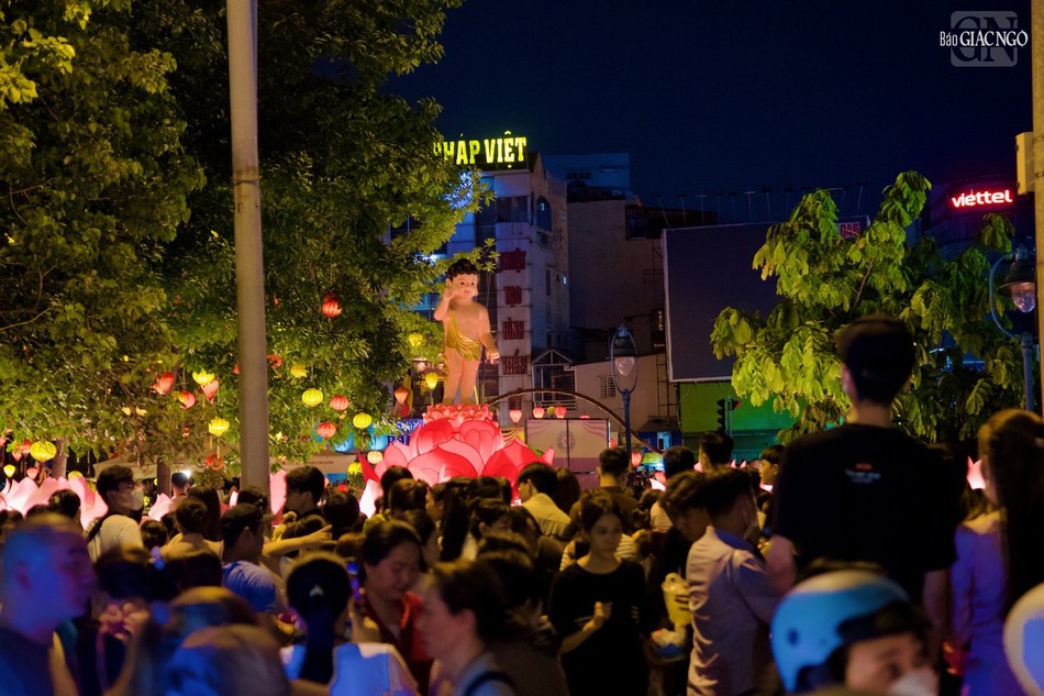 Trước đường Lê Văn Sỹ giao đường Trường Sa