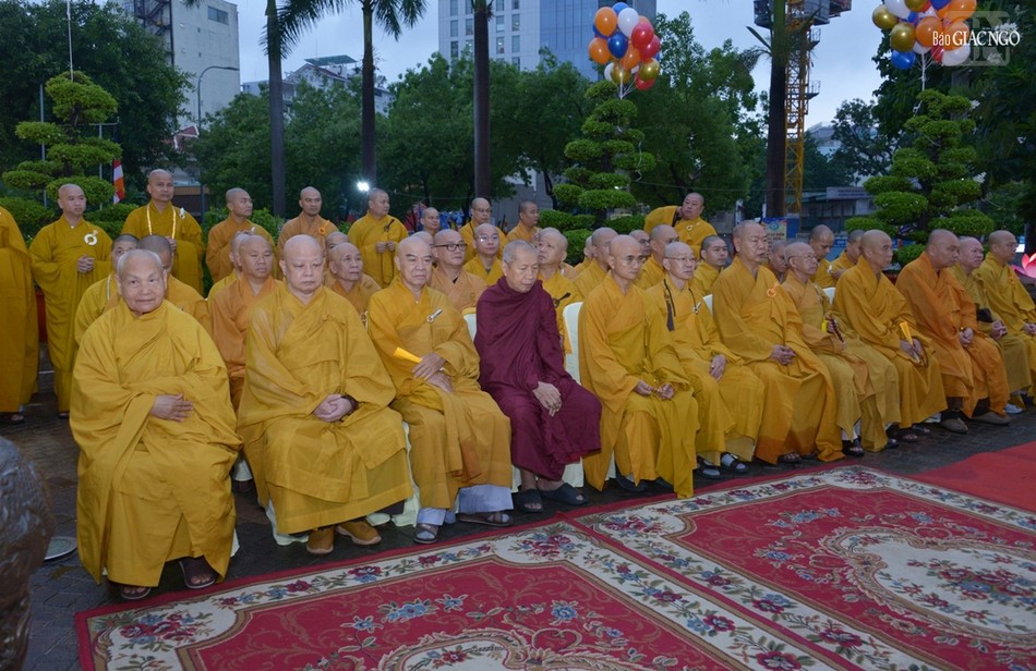 Chư tôn giáo phẩm tham dự buổi lễ