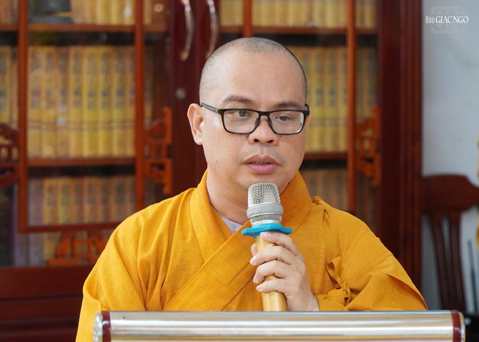 Đại đức Thích Thiện Châu báo cáo tóm tắt khóa An cư kiết hạ của Phật giáo quận Đại đức Thích Thiện Châu báo cáo tóm tắt khóa An cư kiết hạ của Phật giáo quận